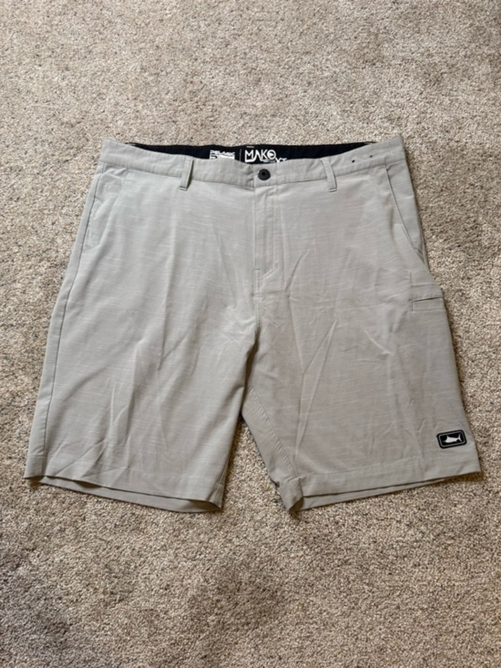 Pelagic Mako Men's Hybrid Performance Shorts 38 - Light Gray Khaki